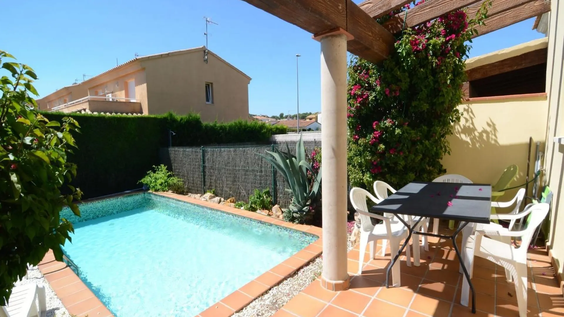 Villa Casa Fluvia Apartment L'Escala